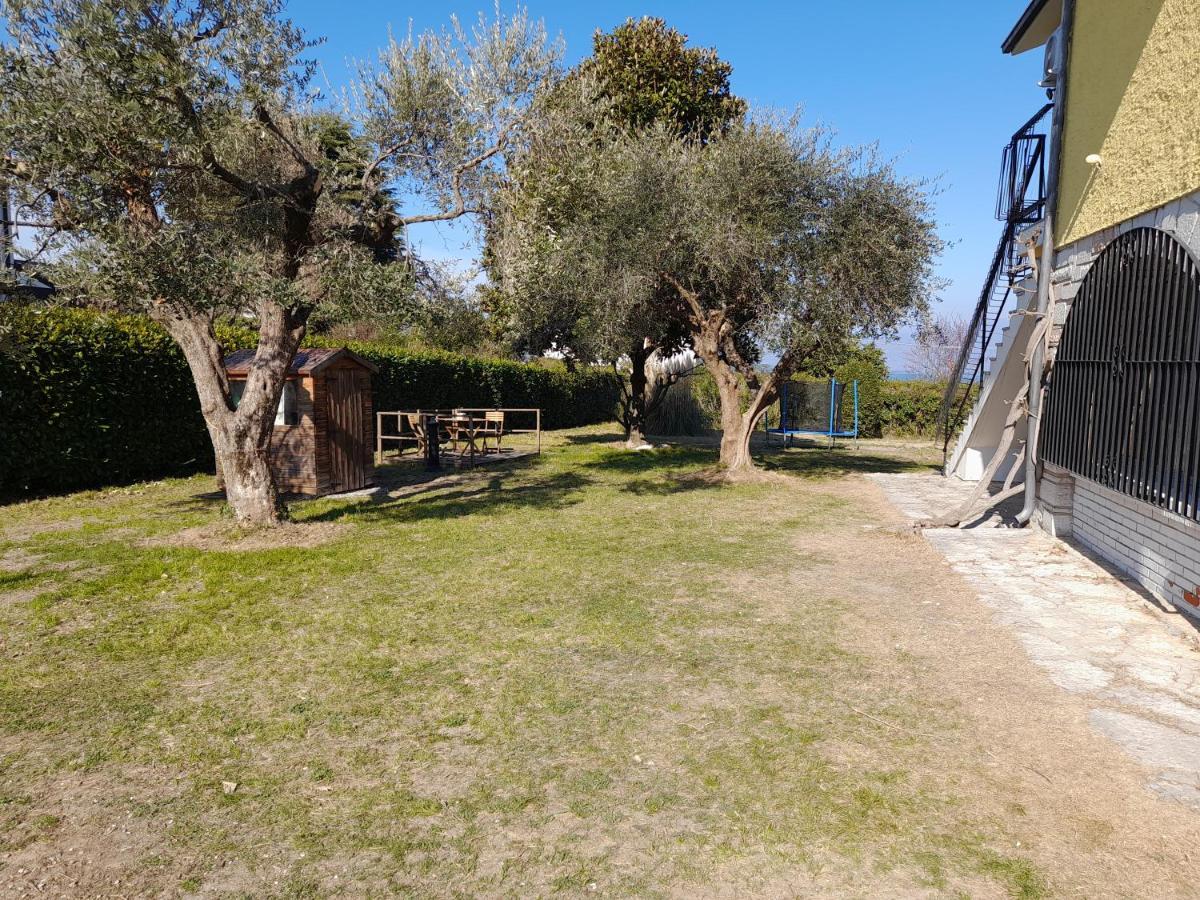 Villa La Magnolia - Private Beach Access, Garden, Views Lazise Bagian luar foto
