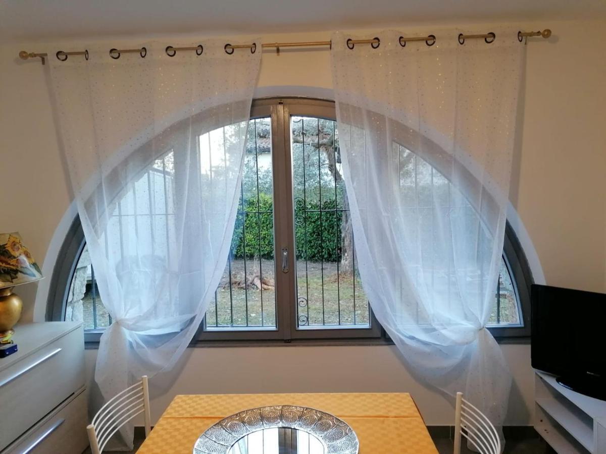 Villa La Magnolia - Private Beach Access, Garden, Views Lazise Bagian luar foto