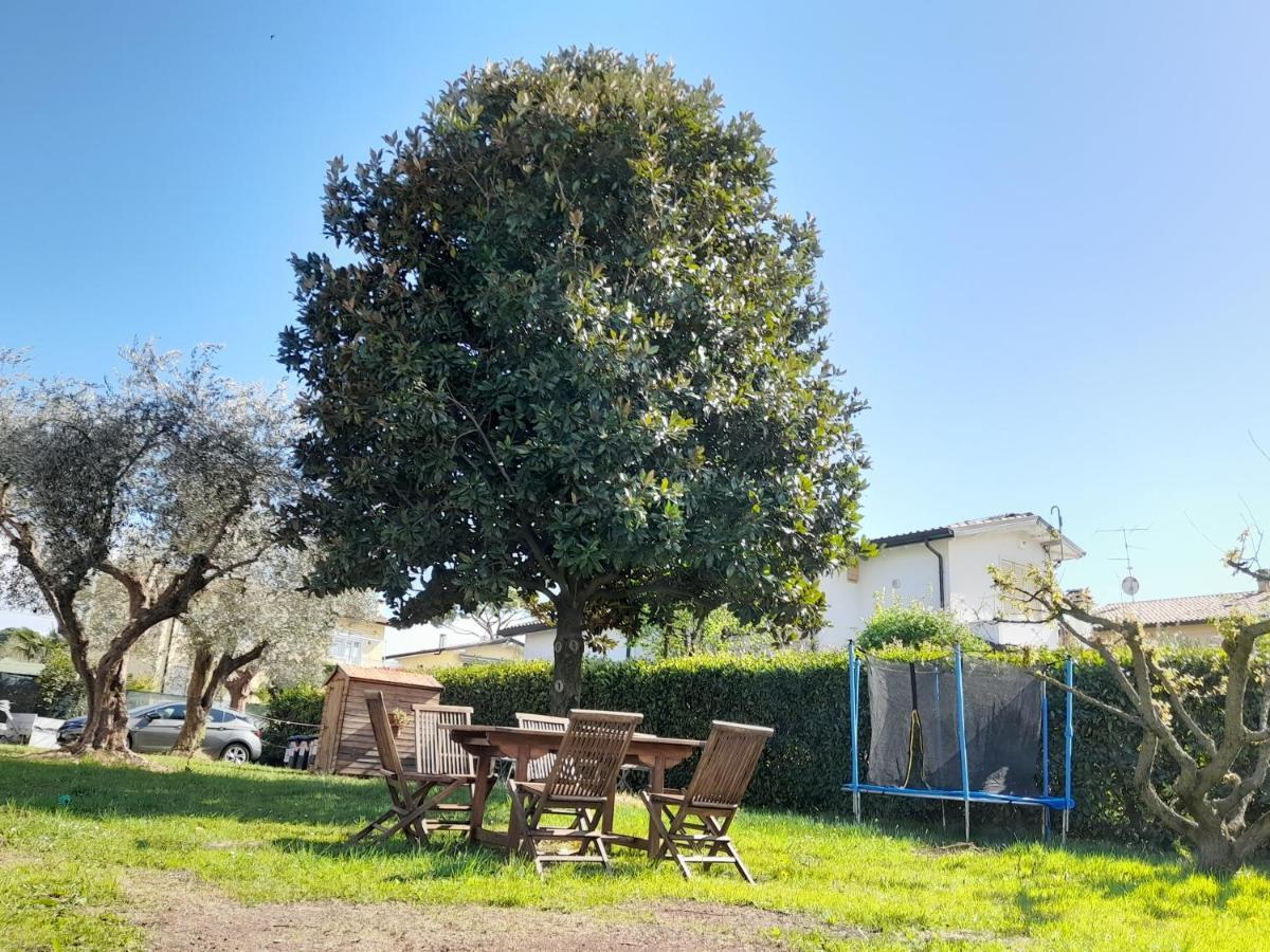 Villa La Magnolia - Private Beach Access, Garden, Views Lazise Bagian luar foto
