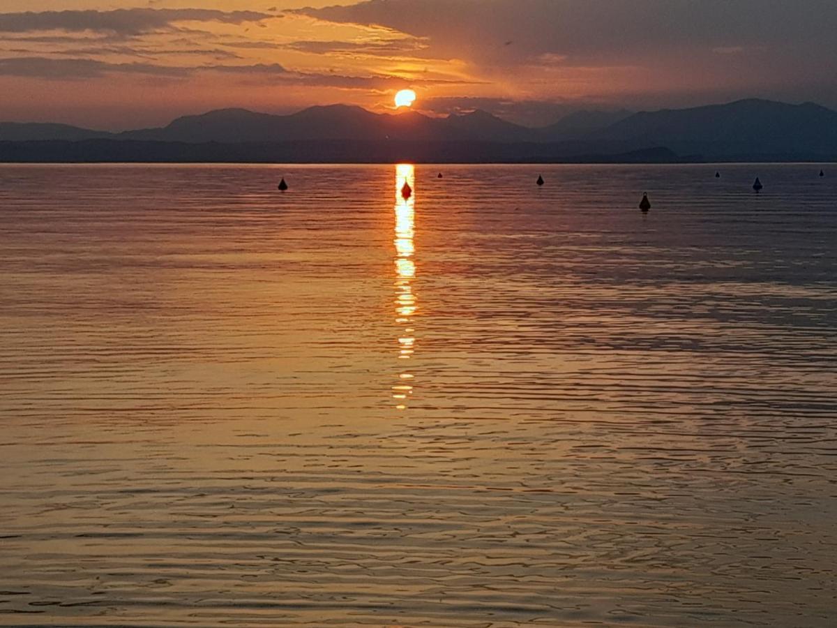 Villa La Magnolia - Private Beach Access, Garden, Views Lazise Bagian luar foto