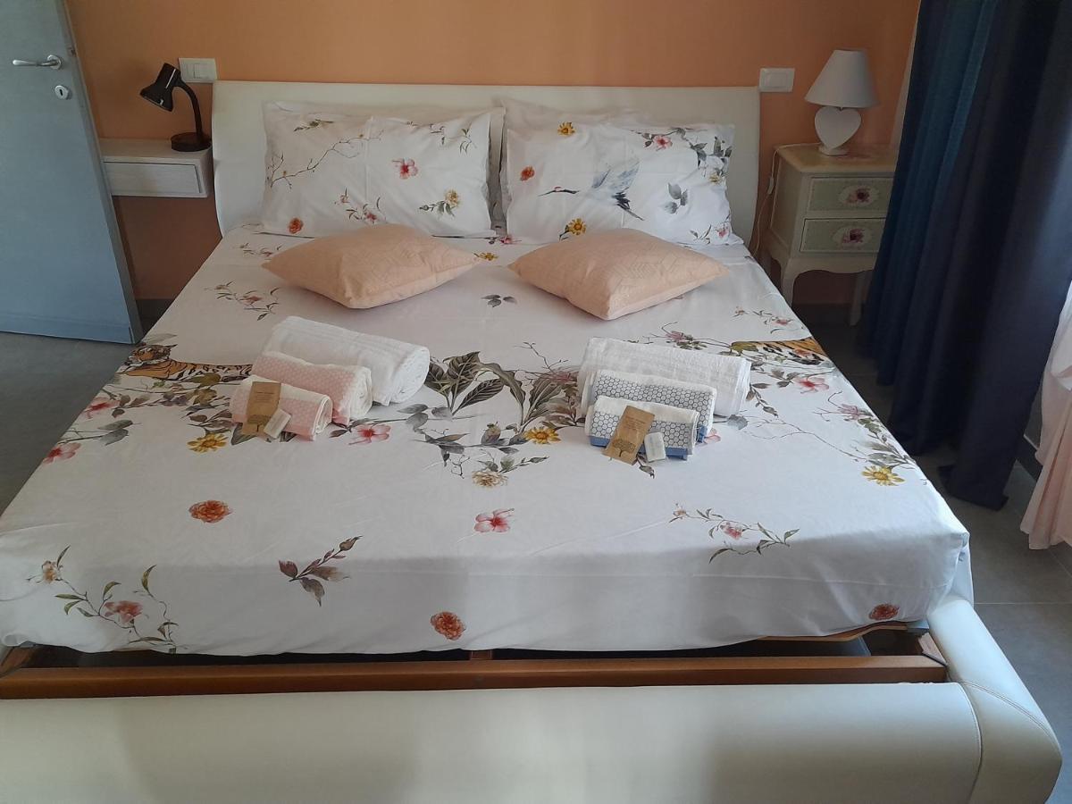 Villa La Magnolia - Private Beach Access, Garden, Views Lazise Bagian luar foto