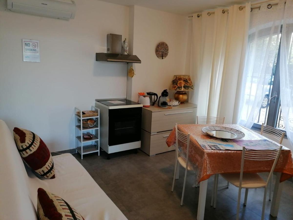 Villa La Magnolia - Private Beach Access, Garden, Views Lazise Bagian luar foto
