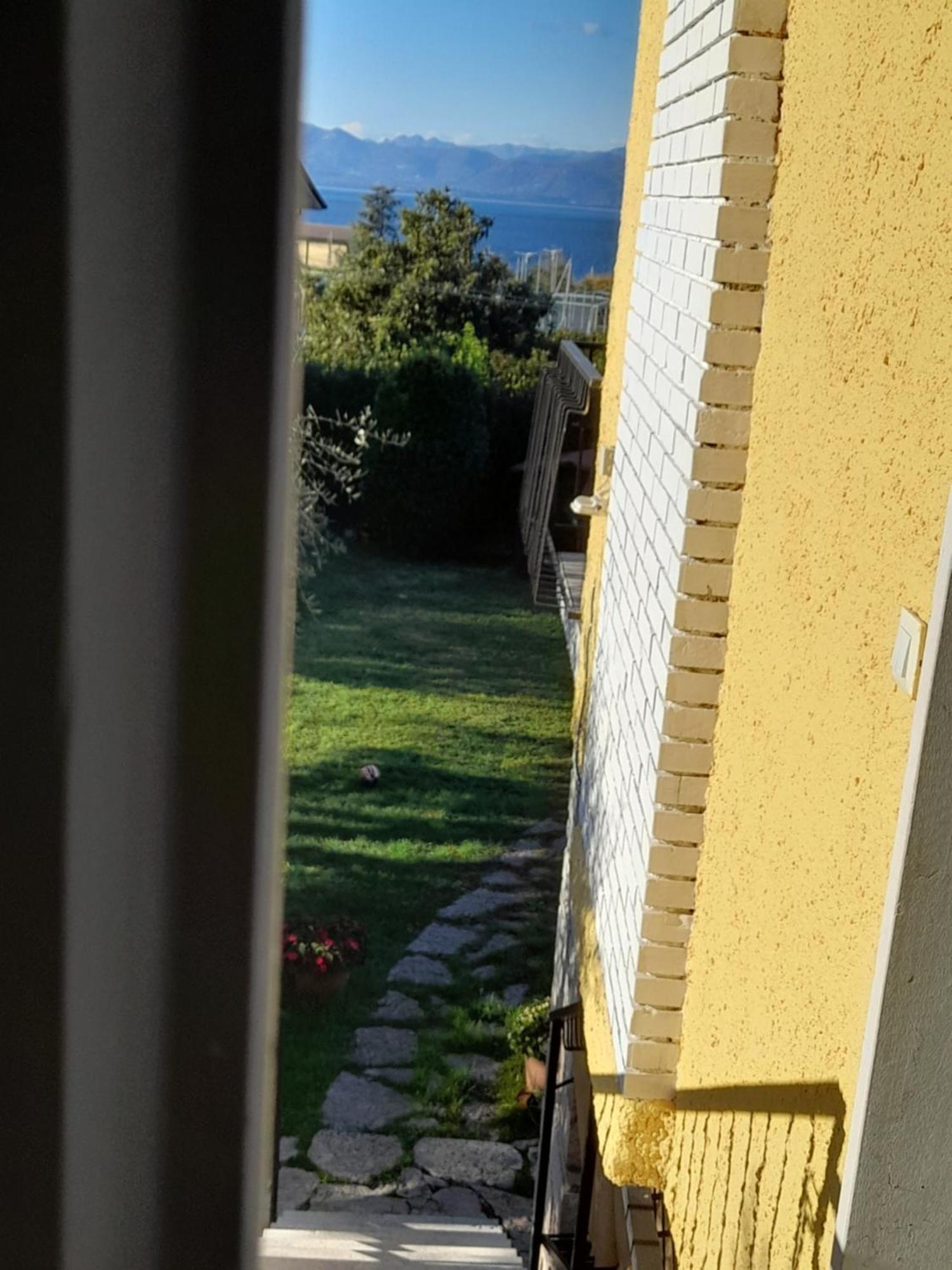 Villa La Magnolia - Private Beach Access, Garden, Views Lazise Bagian luar foto