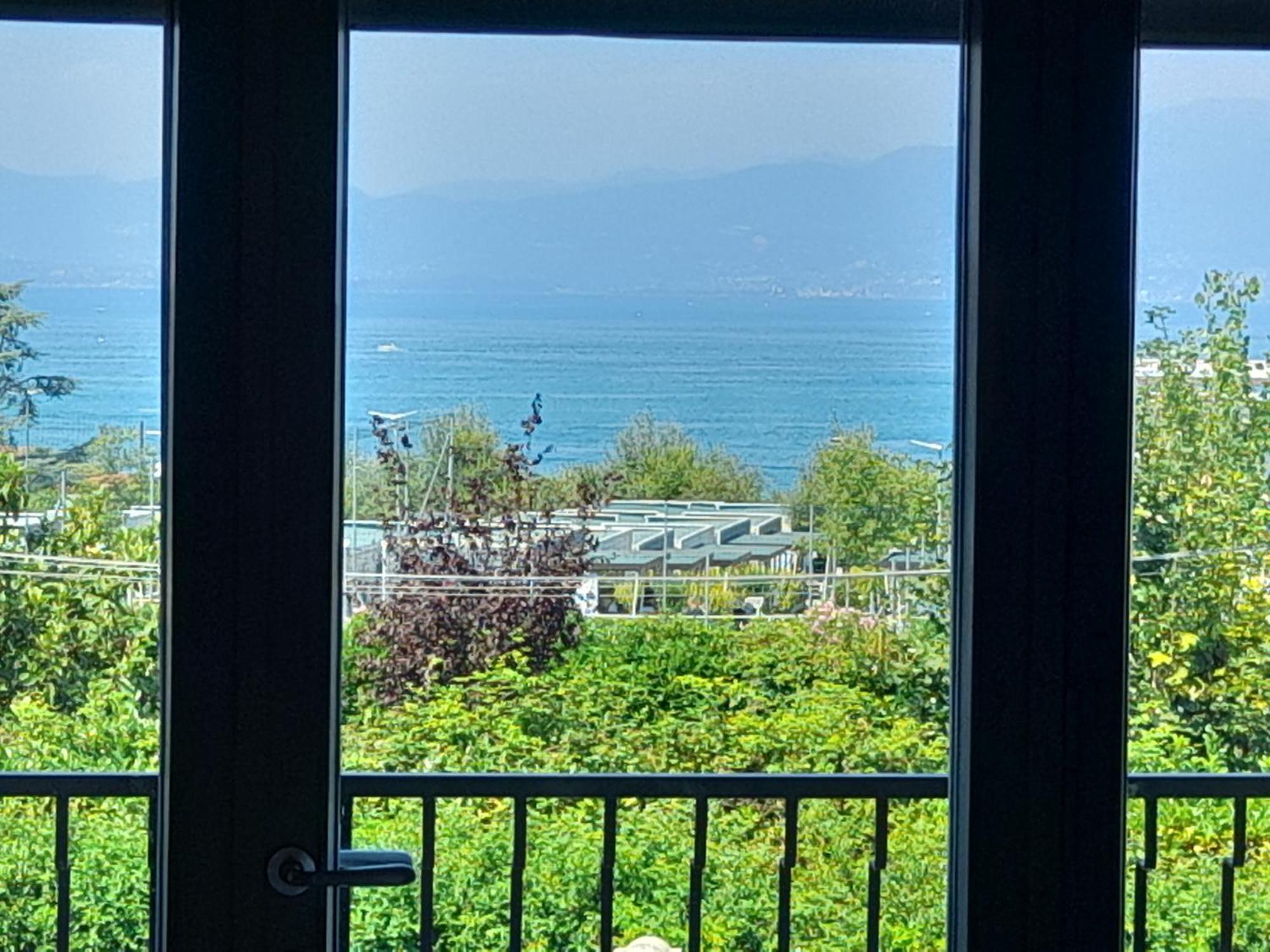 Villa La Magnolia - Private Beach Access, Garden, Views Lazise Bagian luar foto