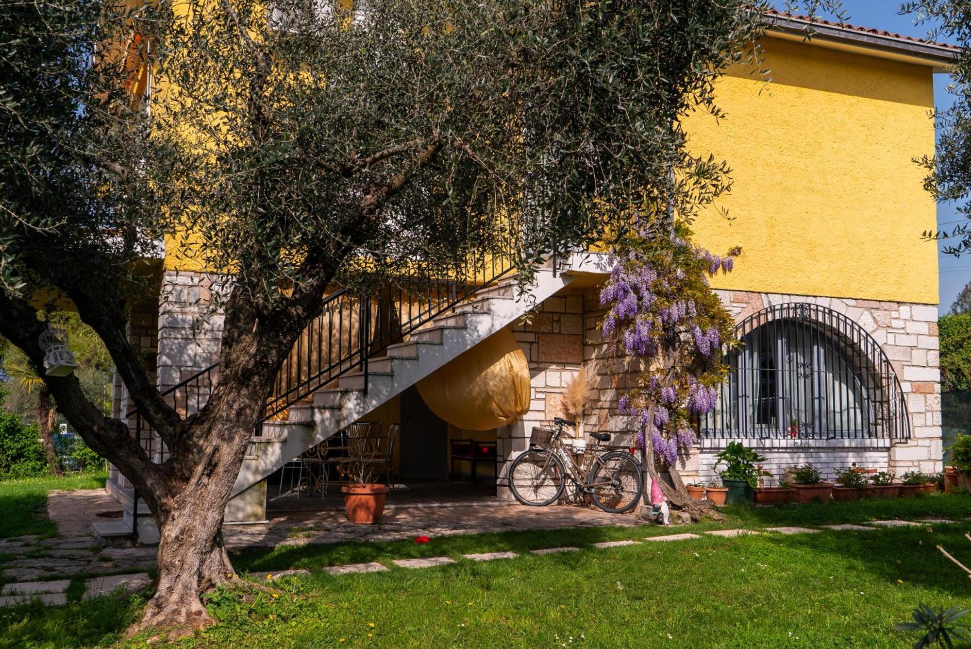 Villa La Magnolia - Private Beach Access, Garden, Views Lazise Bagian luar foto