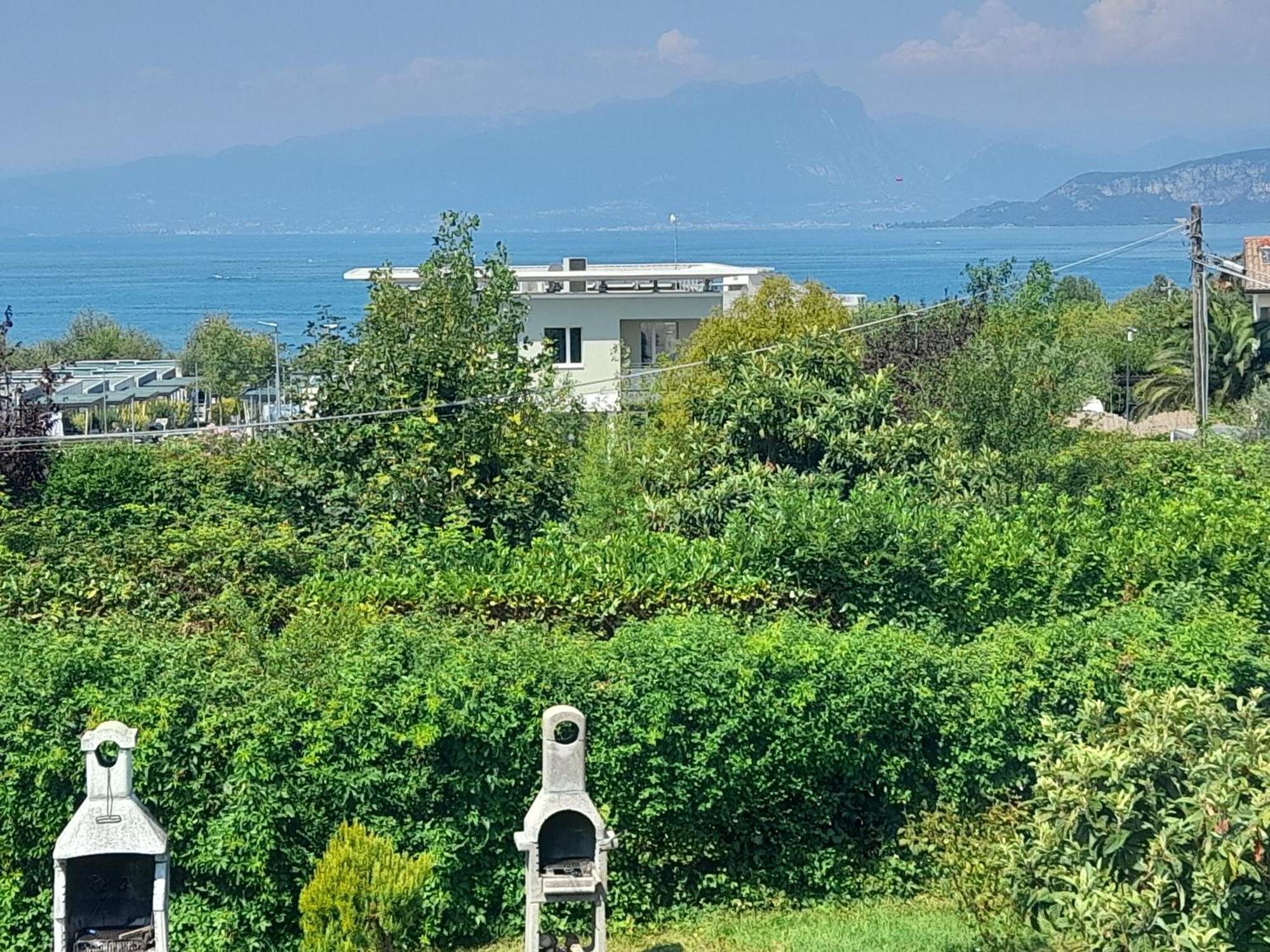 Villa La Magnolia - Private Beach Access, Garden, Views Lazise Ruang foto